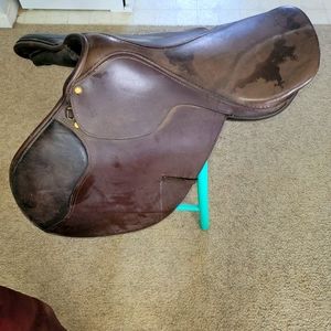 19 inch english jumping saddle